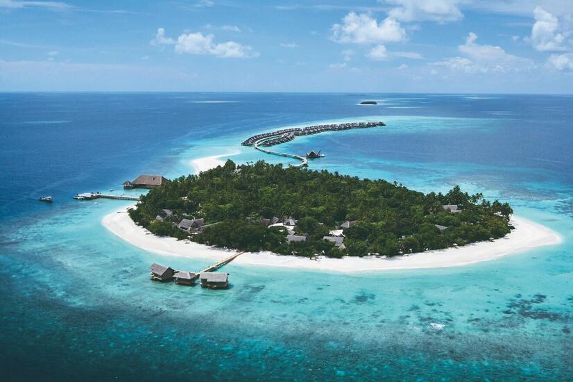 luxury travel maldives island uravandhoo