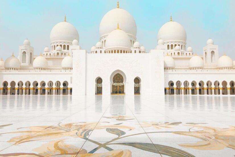 The imposing and luxurious Sheikh Zayed Mosque, the largest mosque in the UAE. travel luxury dubai sheikh Zayed mosque