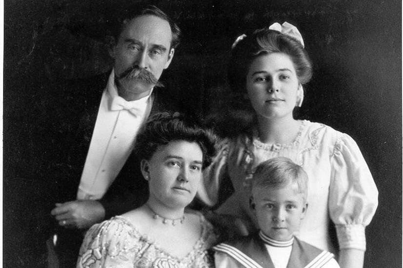 Josephine and Robert Peary with their children in a family portrait of the period. josephine peary