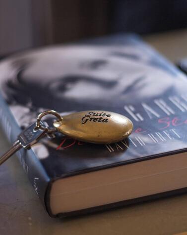 Long before actor George Clooney made Lake Como fashionable by purchasing a villa there, actress Greta Garbo was already a regular guest at the Grand Hotel Tremezzo. greta garbo suite grand hotel tremezzo