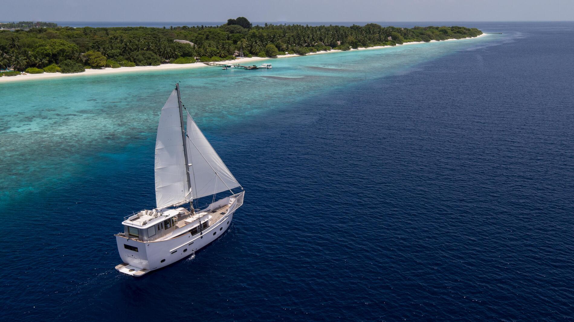 luxury travel maldives soneva on aqua yacht