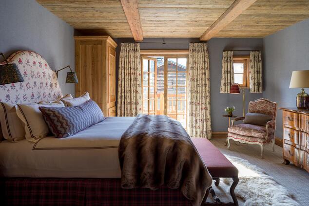travel luxury private hotel french alps skiing chalet hibou.