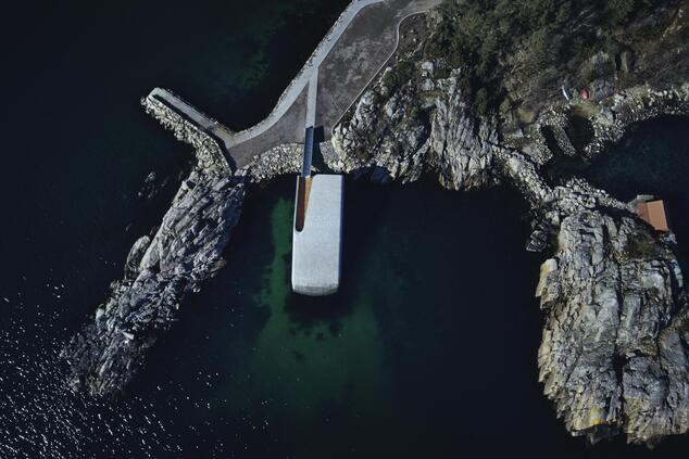 underwater restaurant under norway.