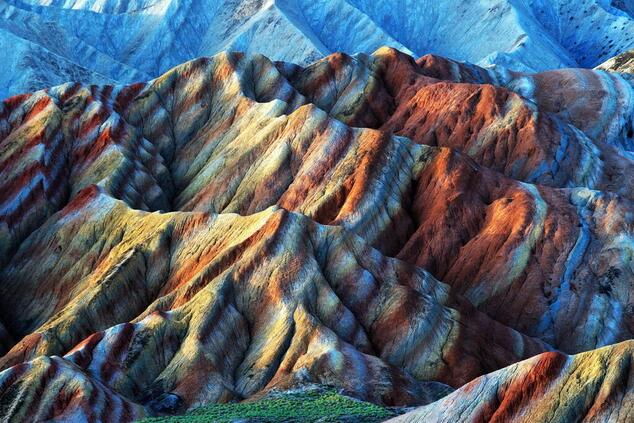 chinese rainbow mountains.