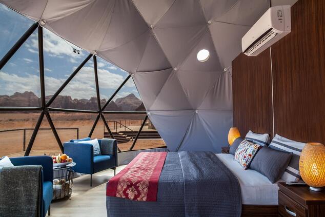 remote luxury travel jordan desert camp in wadi rum desert.