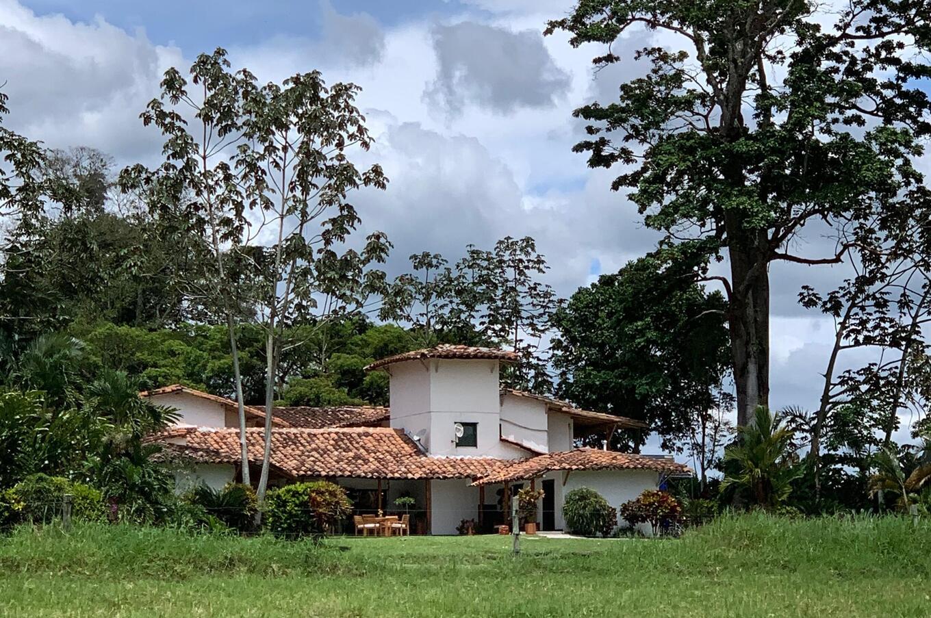 luxury travel Colombia hacienda bambusa