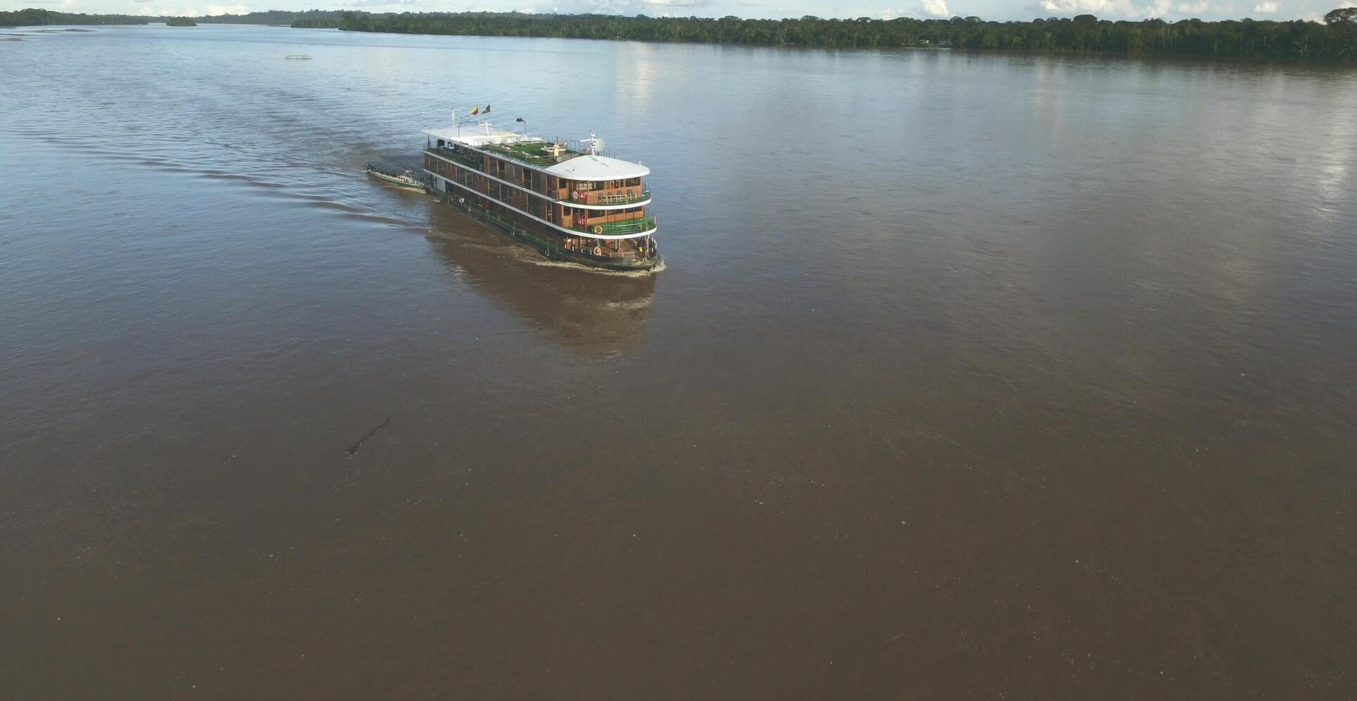 travel luxury remote luxury experience boat Anakonda Amazonas Ecuador